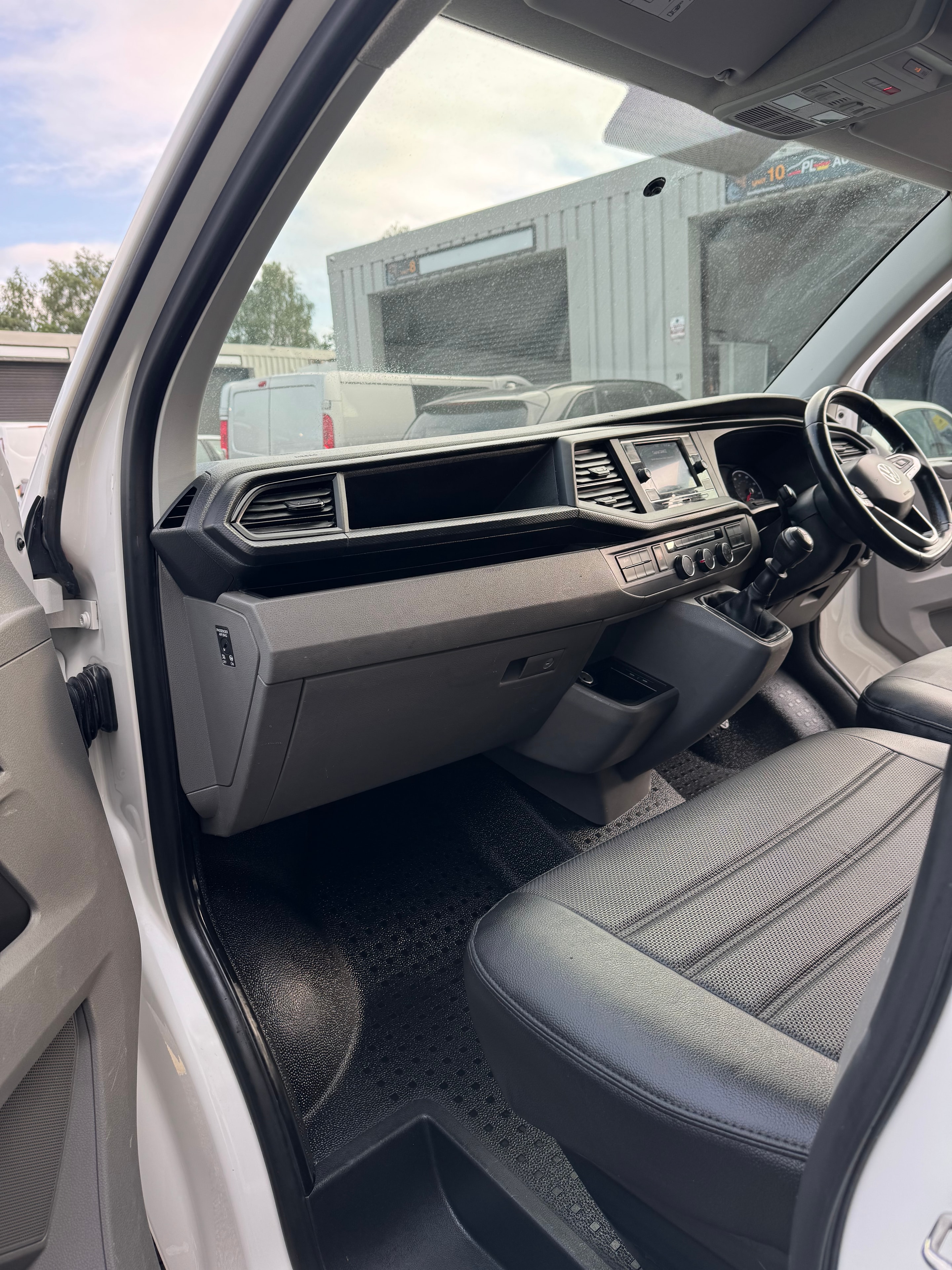2021 VW Transporter T6.1 Candy White — dashboard