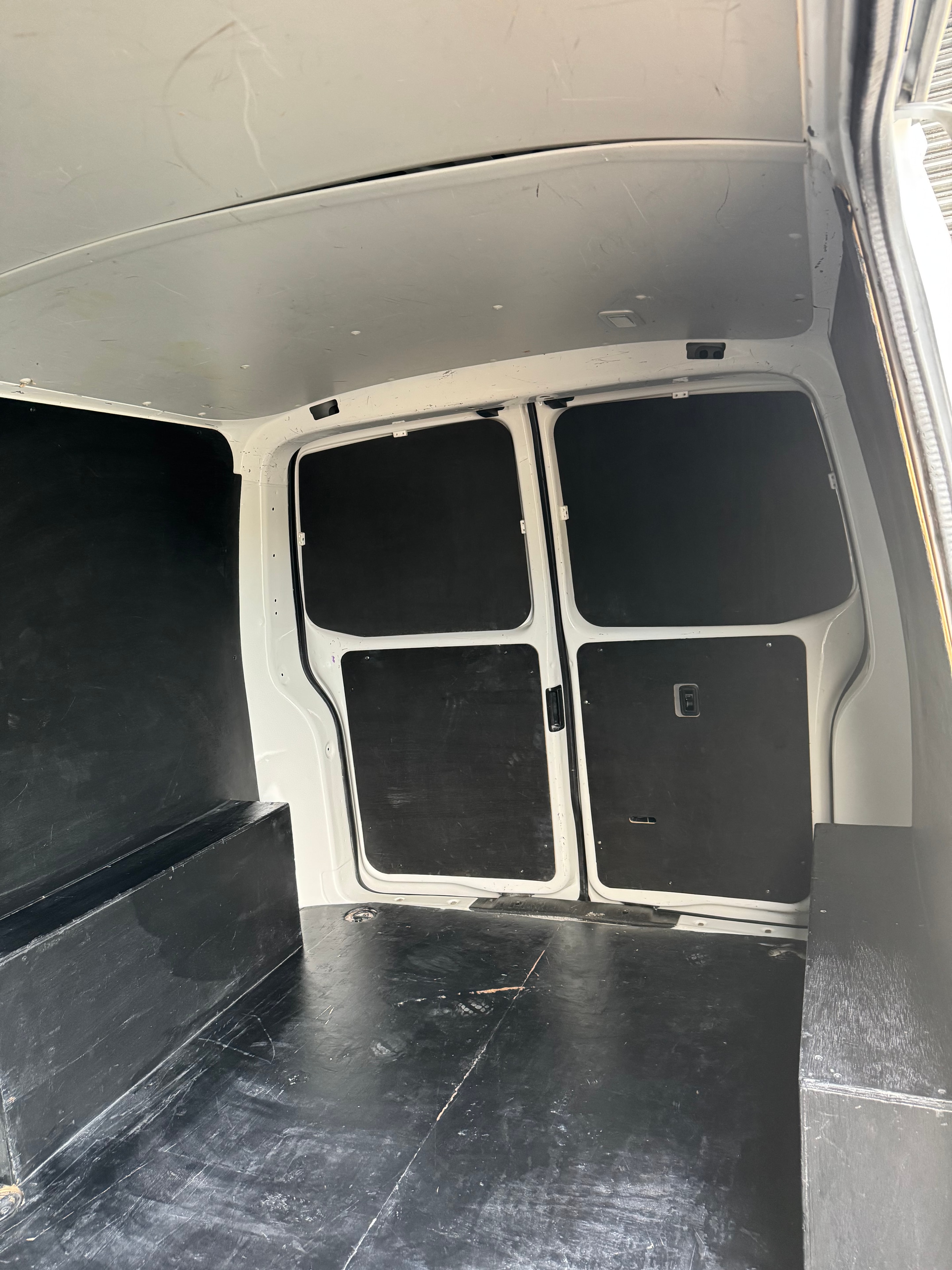2021 VW Transporter T6.1 Candy White — ply-lined load area