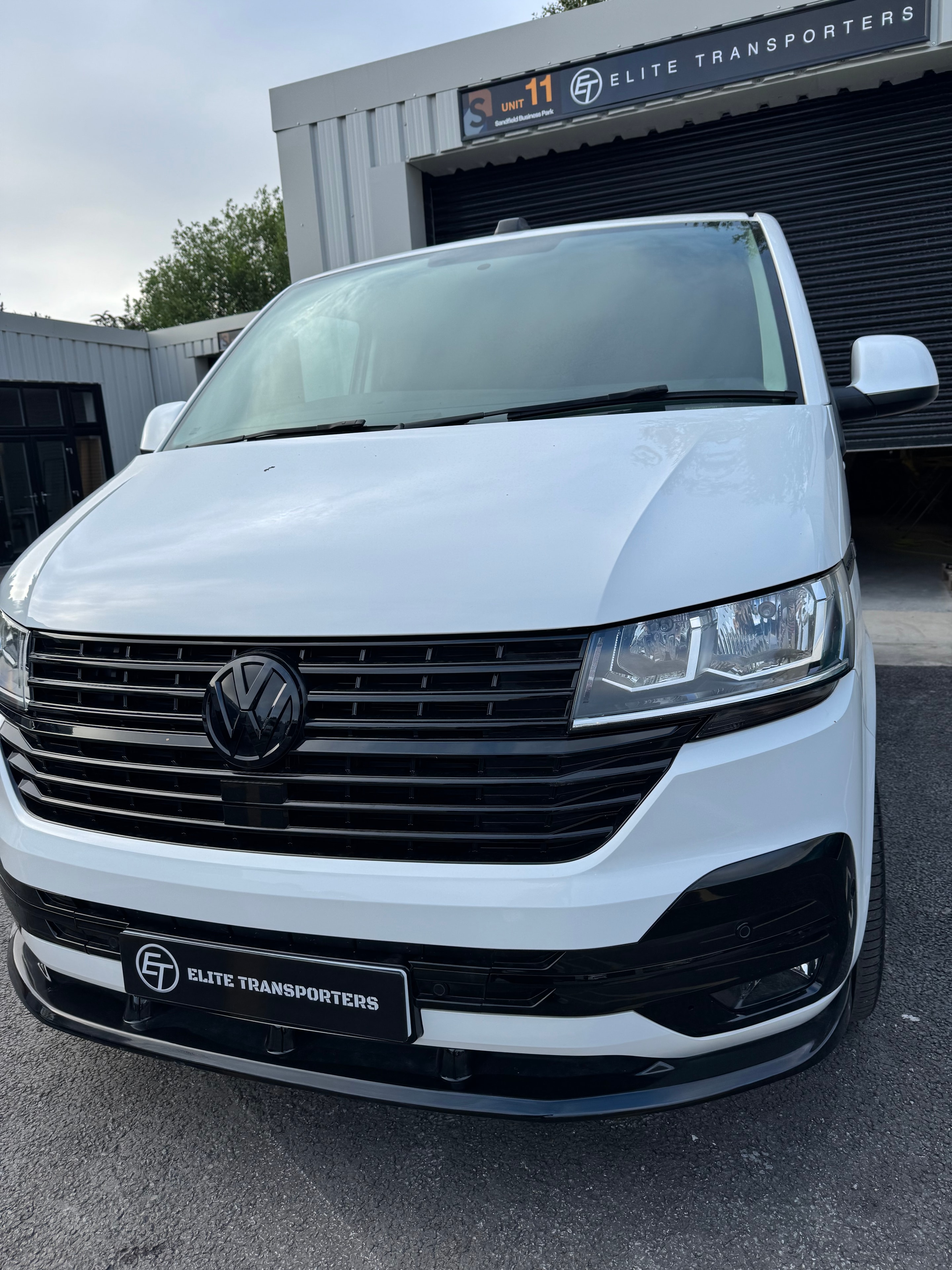 2021 VW Transporter T6.1 Candy White — side profile
